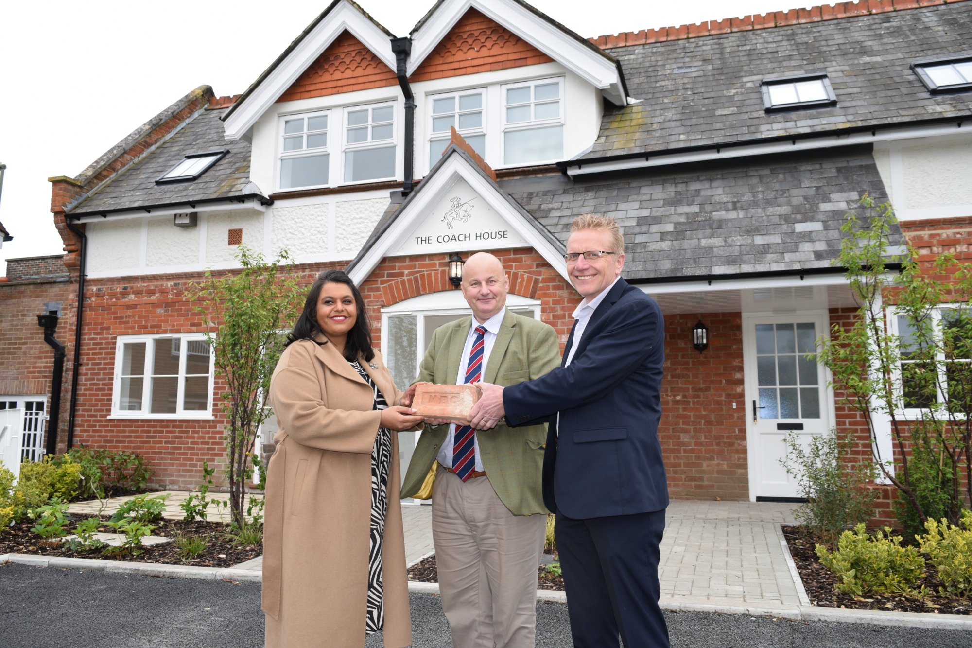 Pennyfarthing Homes gifts local Historian a piece of the Pub