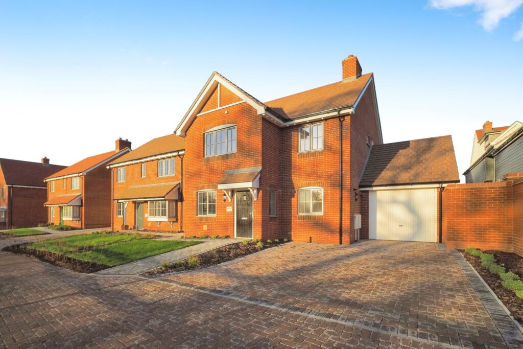 Plot  28, Whitsbury Green